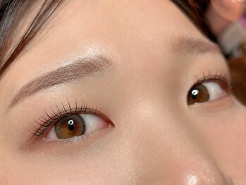 ニコラッシュ 富沢店(nicolash)の写真/《行楽シーズンに！3980～》落ち着いた個室でナチュラル上品な目元に♪ママやOLさんにもおススメ☆
