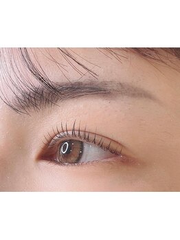 ナチュラル上品な目元にしたい