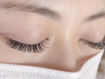 フーリー(fully)の写真/お洒落女子の新常識♪カラーmixも自由で、瞳や髪色に合わせて幅広くご提案！抜け感のある華やかな目元に◎