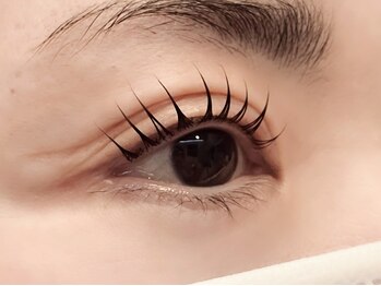 ナチュラリー(Naturally)/パリジェンヌラッシュリフト