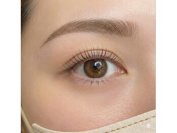 ルーツ 巣鴨店(roots)の写真/「ナチュラル・束感」などオーダーメイドで垢抜けた目元へ。【うるつやラッシュリフト】