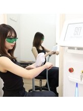 クイックアイズ セルフメイド 泉大津店(Quick Eyes SELFMADE)/セルフ脱毛器