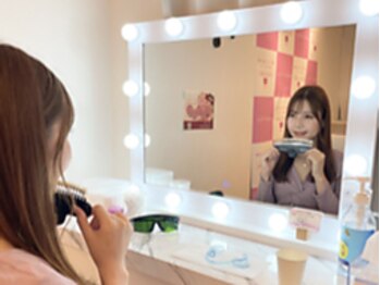 エクシアホワイトニング 江坂店/1．歯のトーンチェック