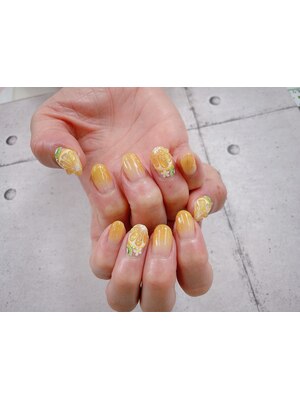 ☆A-437☆ネイルチップ 黄色のチューリップのニュアンスネイル（セミ  