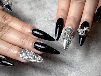 リノネイル(Lino Nail)/スカルプストーン埋め尽くし