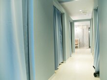 淡いブルーを基調とした店内は、スッキリとしていて癒し効果◎！！