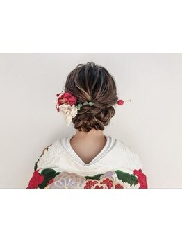 プラス 四条烏丸(Plus+)の写真/卒業式や結婚式などのイベント前に☆うなじ脱毛+フェイシャルピーリングで、お顔も後ろ姿も抜かりなく♪