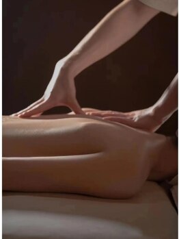 美容健康養生館 上野御徒町店の写真/毎日のオフィスワークでのツライ首・肩・腰の凝りや、冷え・むくみケアもお任せください　御徒町　新御徒町