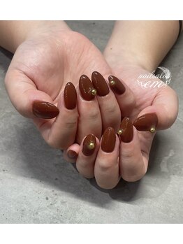 エム(em)/テラコッタ色