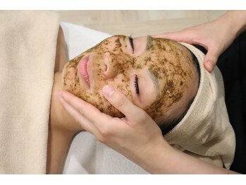 エステ ココ 錦糸町店(Esthe CoCo)/ハーブピーリングでツルツル肌へ