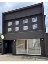 シャルール(Chaleur)/2階建て