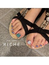 リッシュ(RICHE)/ぷっくりシェルと大理石夏ネイル