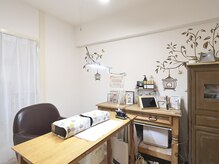 エマ 神戸岡本店(emma)の雰囲気(ハンドのお席です。ナチュラル系で落ち着く店内です♪)