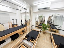 ハビットピラティス 目黒店の雰囲気（広々空間で身体と心にご褒美タイム◎一人ひとり丁寧にサポート♪）