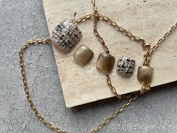 カラーレス(COLORLESS)/12月new design☆フットデザイン