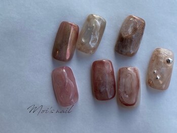 モワズネイル(moi's nail AS ONE IS)の写真/上品な大人の女性に人気のデザインをご提案＊高技術で仕上げる美しい指先で気分UP♪お仕事帰りにも◎