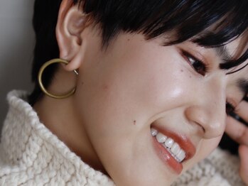 ニーマ(neema)の写真/骨格に合わせて眉を美しく整え、自然体のまま上品な印象へ。清潔感と透明感が引き立つ“大人の美眉”に。