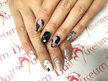 ネイルミュージアム(Nail Museum)/【春】左右非対称ネイル