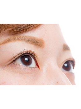 ナチュラル上品な目元にしたい