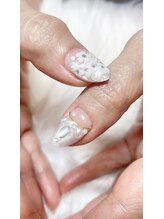 クレヴィア(CREBIA)/ホワイト&シルバーネイル