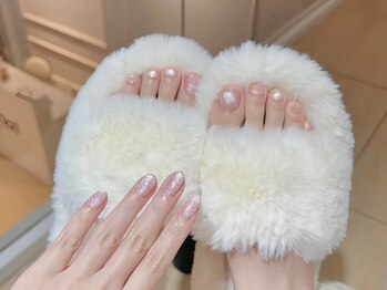 フェアリーネイル(Fairy Nail)の写真/お洒落は足元から！足先まできれいになりたい！思っている方必見♪豊富なカラー＆パーツも時間内で無制限◎