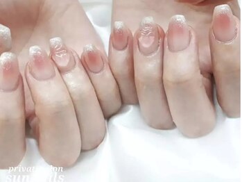 サンネイルズ(sun nails)/4本+ストーン追加