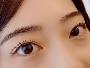 エフ(F...)の写真/【次世代まつげパーマ/ラッシュリフト/まつげパーマ】どの角度から見ても綺麗な目元に!トリートメント付き!