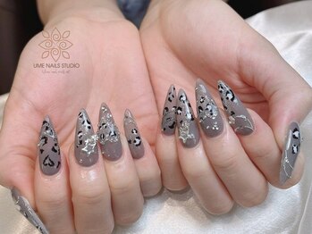 ウメネイルスタジオ(UME NAIL STUDIO)/長さだしやり放題×つけ放題