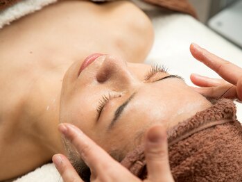 アールララ(R-lala)/フェイシャル(ハイパーナイフ)