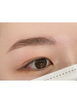 ナチュラル上品な目元にしたい