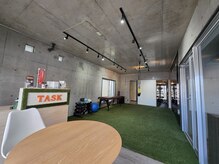 タスク 熊本(TASK)の雰囲気（明るくトレーニングに集中できるパーソナル空間♪）