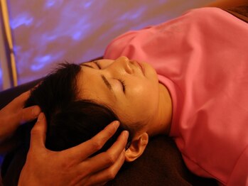 リッツスパ 神戸元町店(Ritz SPA)/施術の様子/ドライヘッドスパ