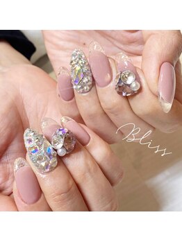 ブリス(Bliss produced by syisyu)/クリアフレンチ ビジューネイル