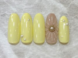 バターイエローぷっくりフラワー