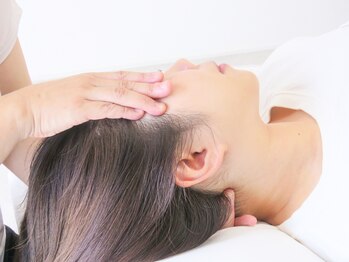 ラクシュミー/緩めて締めて整える!頭蓋骨矯正