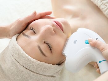 ティアラ 錦糸町(TIARA)の写真/《透明感ある美肌へ》お顔の産毛ケアでメイクノリやお肌のトーンをUP☆初めての方にもおすすめ◎