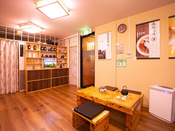 温石リラックス空間/受付♪間接照明で素敵な空間