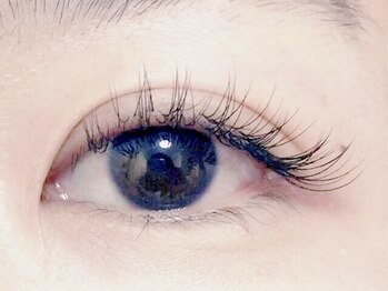 アンベリイルラッシュ(Embellir Lash)/柔らかで軽いまつエク