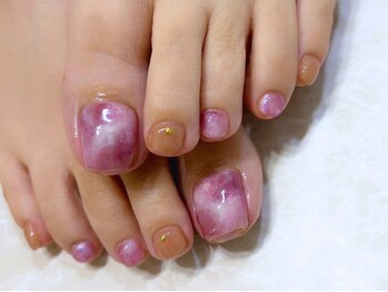 ココズルーム(KOKO’s Room)の写真/素足になる季節、足元からときめきを♪お仕事柄ハンドネイルができない方にも大人気【フットネイル★】