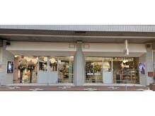 ひかりやワイワイプラザの雰囲気(商店街にあるお店です。鳴門駅から徒歩6分。駐車場も40台完備。)
