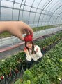 全力ストレッチ 調布駅前店&nbsp;友達といちご狩りに行った時に撮ってくれました！甘い物大好き