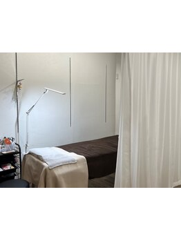 ゆったり空間で施術が受けられるサロン