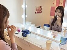 エクシアホワイトニング 江坂店/4．歯の表面の水分を拭く