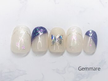 蝶々が可愛いフレンチネイル