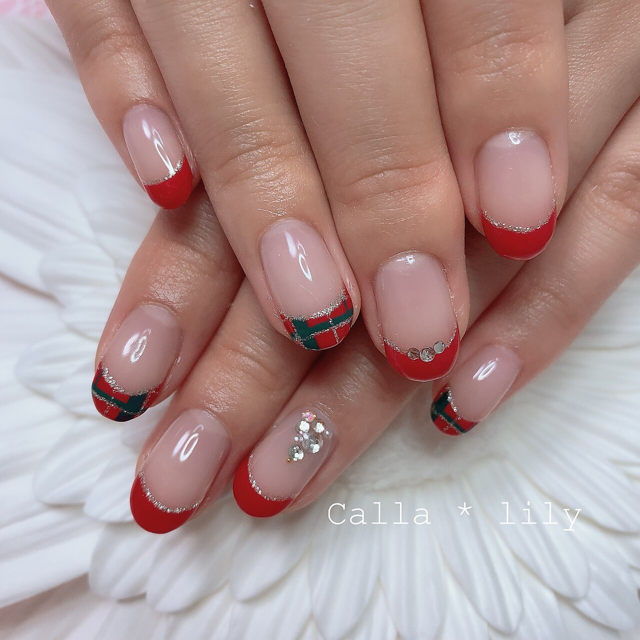 2026年冬トレンド】クリスマスチェックのネイルデザイン集｜人気順｜4