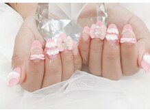 ユメリアネイル(YUMERIA NAIL)の雰囲気（パーツやキラキラ好きな方はつけ放題メニューがおすすめです♪）