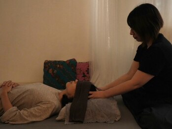 エマリー(emmary)の写真/プロによる【極上ヘッドスパ】で深いリラクゼーションを♪首・肩こり/不眠/頭痛/眼精疲労のお悩みにも◎