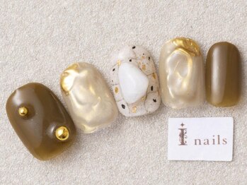 アイネイルズ 三宮店(I nails)/奥行きベージュ白ストーン