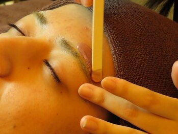 ビビ(BiBi)の写真/《眉毛WAX脱毛¥4000～》眉毛を整えることでオトコマエに！似合わせ施術で貴方の魅力を最大限引き出します◎