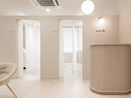アンドシー 西宮北口店(and she.)の写真